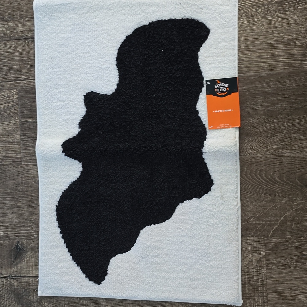 HYDE & EEK Black and White Bat-Shaped Bath Rug